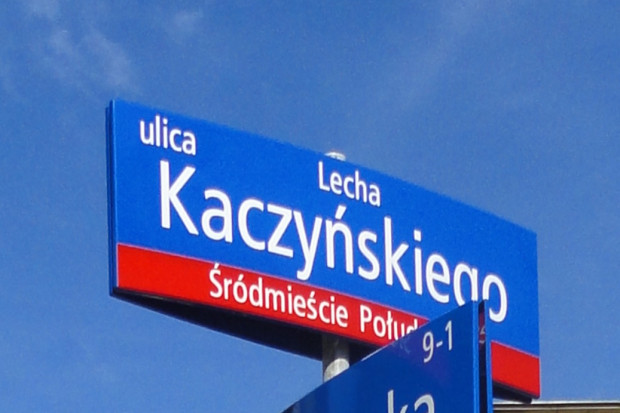 Ulica Lecha Kaczyńskiego (fot. wikipedia.org/https://commons.wikimedia.org/Cybularny)