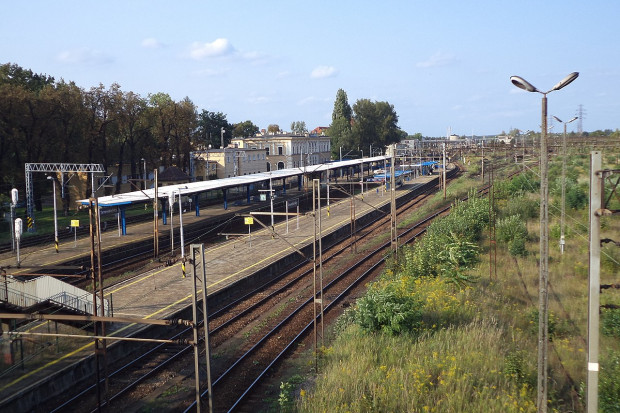 Stacja PKP Tarnowskie Góry (Fot. wikipedia.org/Gabriel Wilk/CC BY-SA 4.0)
