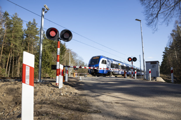 PKP PLK prowadzi szereg działań dla podniesienie bezpieczeństwa na przejazdach kolejowych (fot. L. Brylowski/PKP PLK)