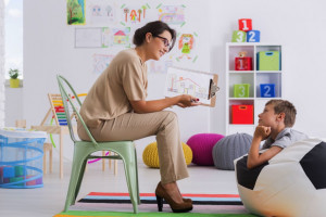 Możliwe, że pracownicy poradni psychologiczno-pedagogicznych będą mogli korzystać z nauczycielskiego świadczenia kompensacyjnego (fot. Shutterstock)