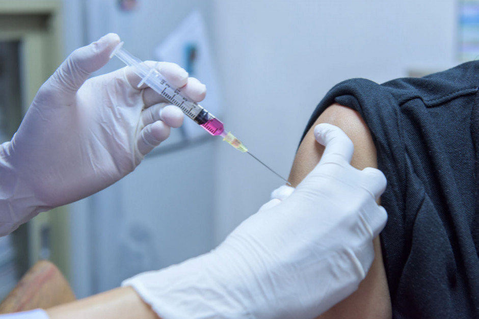 Ruszył program szczepień na grypę dla seniorów w Warszawie