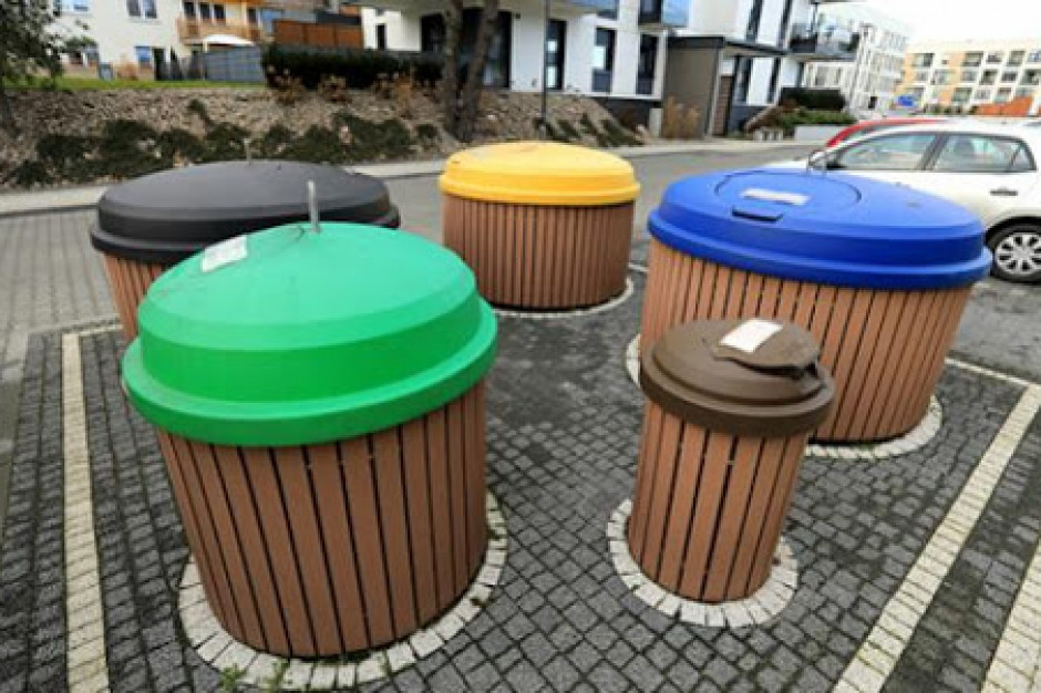 Projekt zakłada umożliwienie obliczania poziomu recyklingu także za rok 2020 nadal metodą odnoszącą się do czterech frakcji odpadów, a nie wszystkich wytworzonych (fot. odpady.torun.pl)