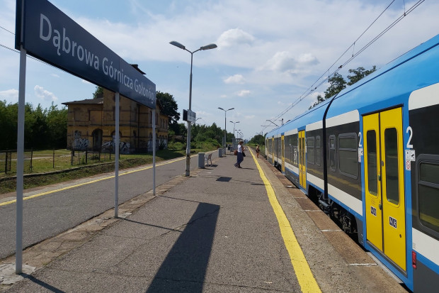 W Gołonogu przewidziano budowę do końca 2022 r. centrum przesiadkowego wraz z likwidacją przejazdu kolejowego, który zostanie zastąpiony tunelem (fot. plk-sa.pl)