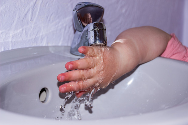 Mieszkańcy Gminy Police nie będą płacić więcej za wodę i odprowadzanie ścieków (fot.pixabay)