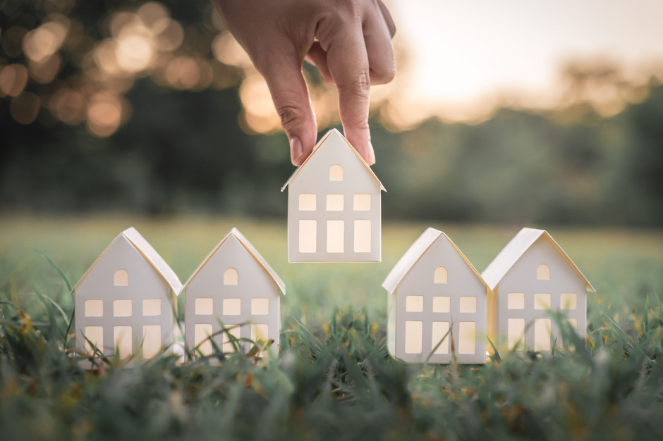 Kooperatywa to pomysł dla określonej grupy osób, o dość specyficznych oczekiwaniach, ludzi ustabilizowanych na rynku pracy oraz rodzinnie (fot.shutterstock) Kooperatywa to pomysł dla określonej grupy osób, o dość specyficznych oczekiwaniach, ludzi ustabilizowanych na rynku pracy oraz rodzinnie (fot.shutterstock)
