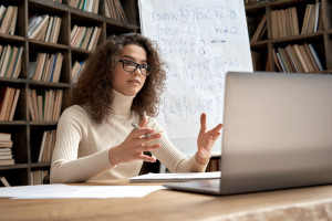 Ocena pracy nauczyciela ma obejmować 9 kryteriów obowiązkowych i 2 dodatkowe (fot. Shutterstock)