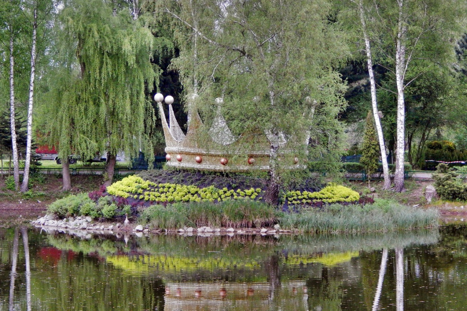 Na zdjęciu park w nagrodzonej Pile (fot. pixabay)