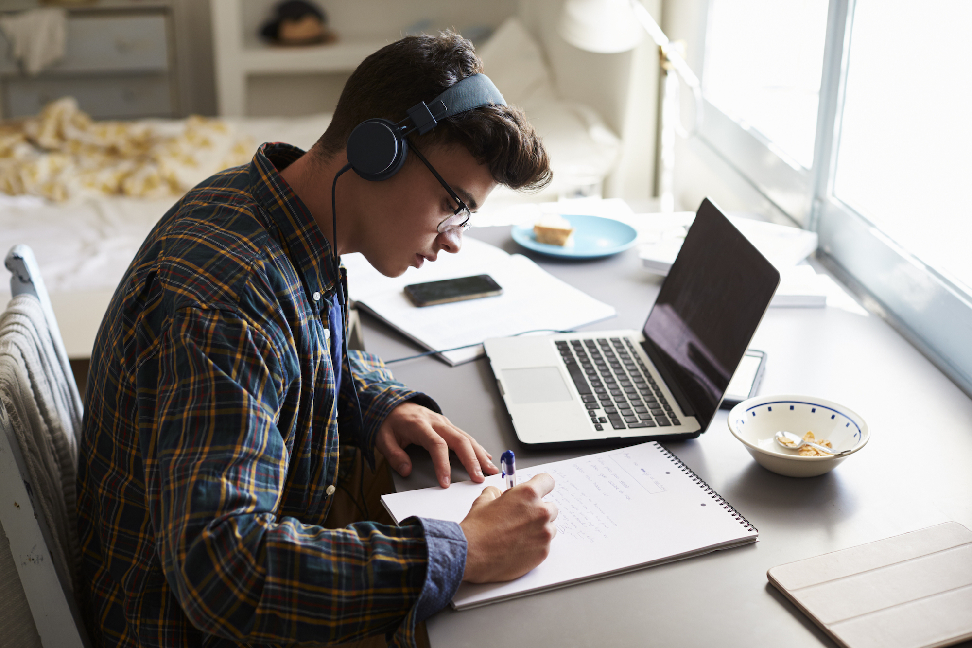 Chodzi o to, żeby uczeń nie siedział przez całe 45 minut przy komputerze. Fot. Shutterstock.