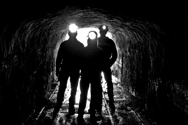 Samorządowcy, konsekwentnie sprzeciwiający się potencjalnej budowie kopalni (fot. shutterstock)