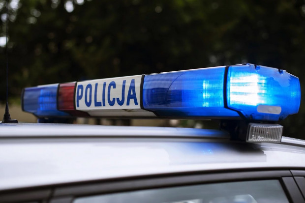 Na miejscu wypadku pracują policjanci i prokurator (fot. pixabay)