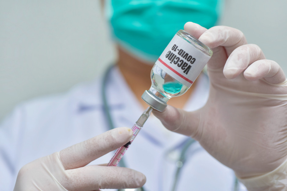 W Polsce jest 1 mln 51 tys. dawek szczepionki przeciw COVID-19 (fot. shutterstock) W Polsce jest 1 mln 51 tys. dawek szczepionki przeciw COVID-19 (fot. shutterstock)