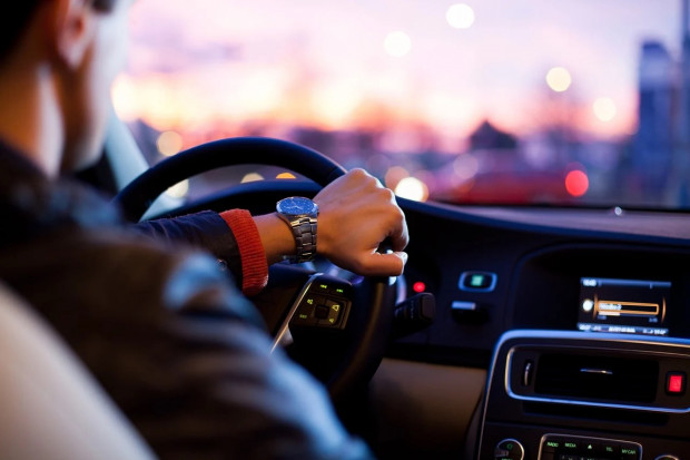 Ostatnie nowelizacje ustawy Prawo o ruchu drogowym wprowadziły sporo zmian dla kierowców. (Fot. pixabay.com)