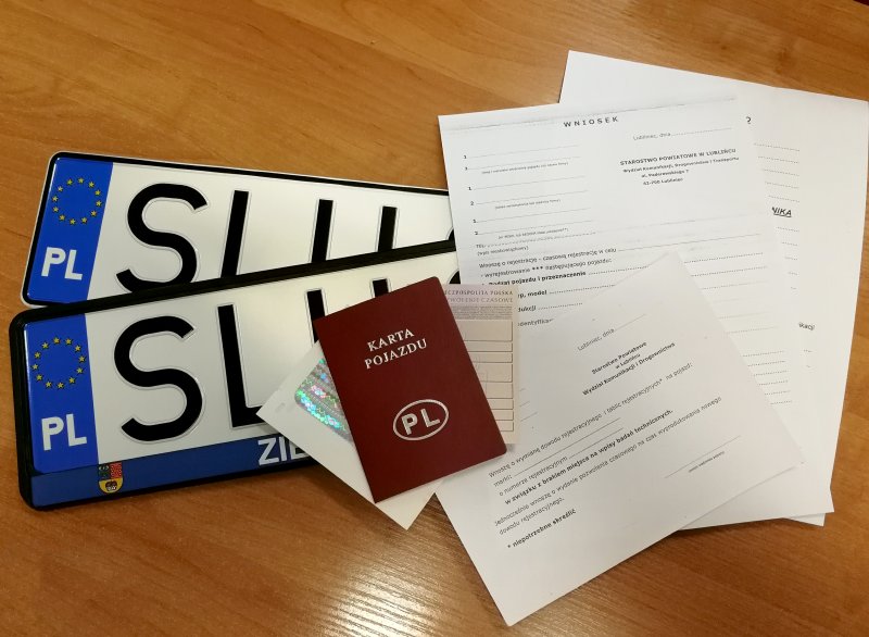 Od 4 czerwca nie będzie już konieczności zmiany tablic rejestracyjnych w związku z kupnem samochodu. (Fot. lubliniec.starostwo.gov.pl)