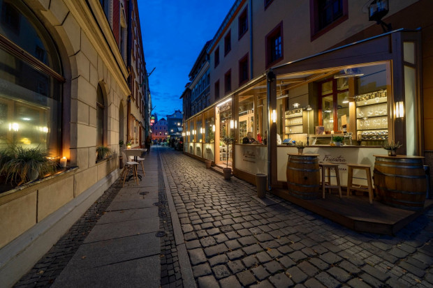 Prezydent poparł propozycję  zwolnienia właścicieli lokali gastronomicznych z opłat za koncesję na alkohol (fot. facebook.com/PrezydentOpola)
