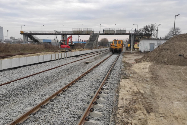 Prace na mieleckiej stacji są jednym z elementów rewitalizacji linii kolejowej Mielec-Dębica (fot. plk-sa.pl)