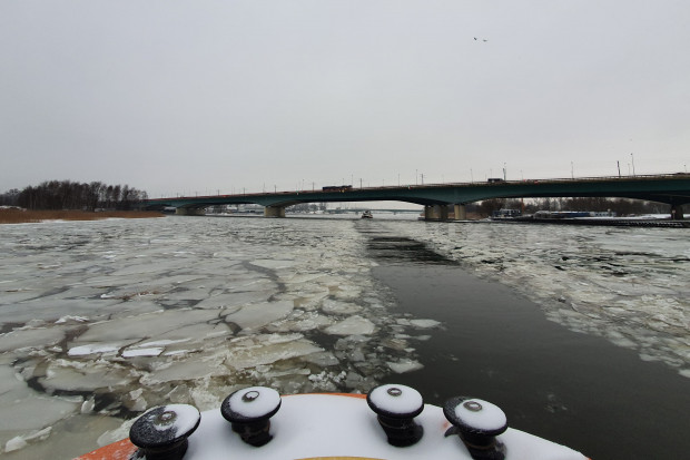 Docelowo w akcji lodołamania na Szczecińskim Węźle Wodnym ma wziąć udział 13 jednostek (Fot. Wody Polskie w Szczecinie)