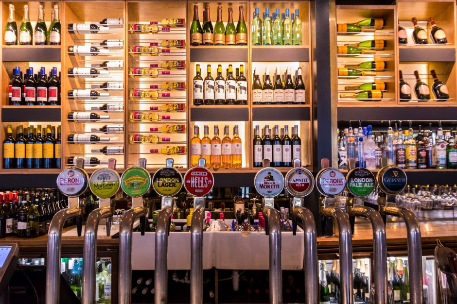 Z opłat alkoholowych zwolnienie zostali dąbrowscy restauratorzy i właściciele pubów (Fot. pixabay.com) Z opłat alkoholowych zwolnienie zostali dąbrowscy restauratorzy i właściciele pubów (Fot. pixabay.com)