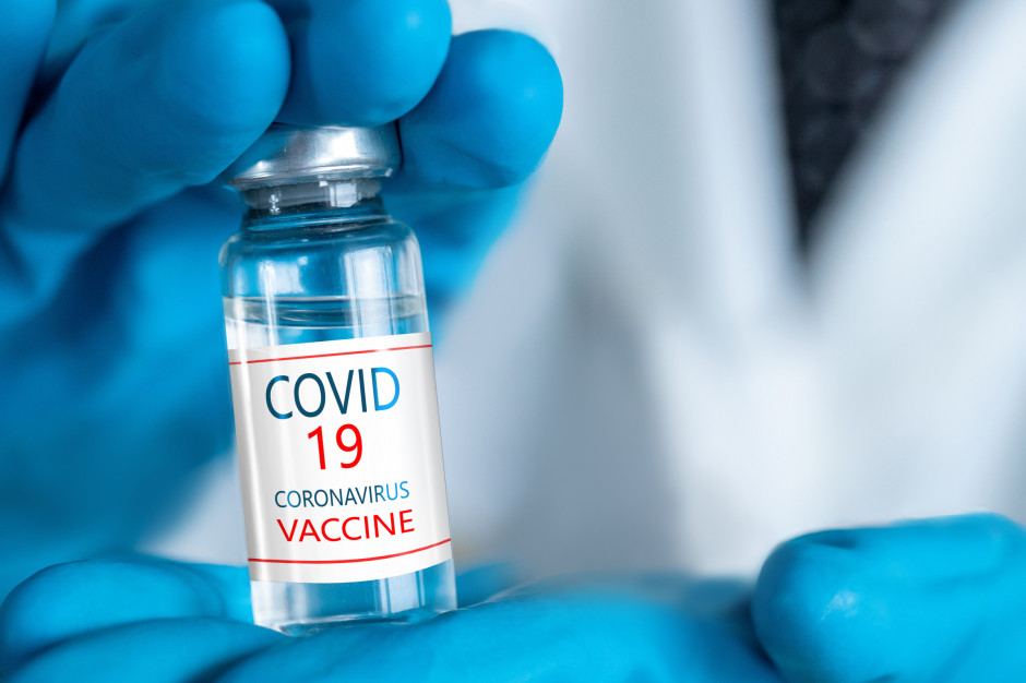 W Polsce wykonano dotąd 2 715 159 szczepień przeciwko COVID-19 (fot. shutterstock)