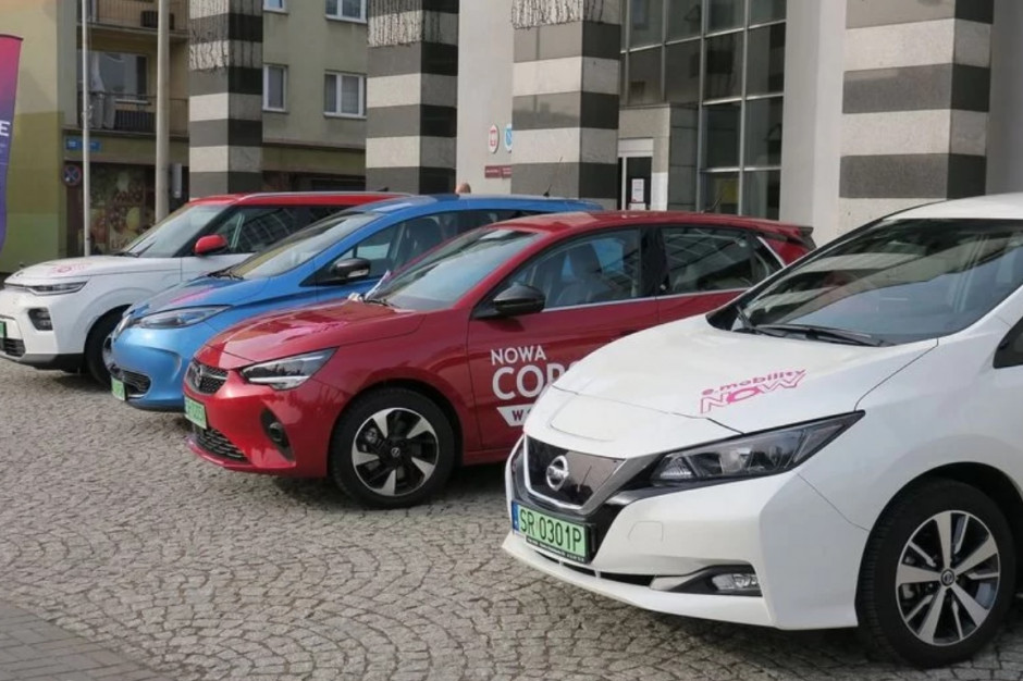 Urzędnicy z Rybnika przez trzy tygodnie będą testowali auta elektryczne (fot. rybnik.eu/L. Tyl) Urzędnicy z Rybnika przez trzy tygodnie będą testowali auta elektryczne (fot. rybnik.eu/L. Tyl)