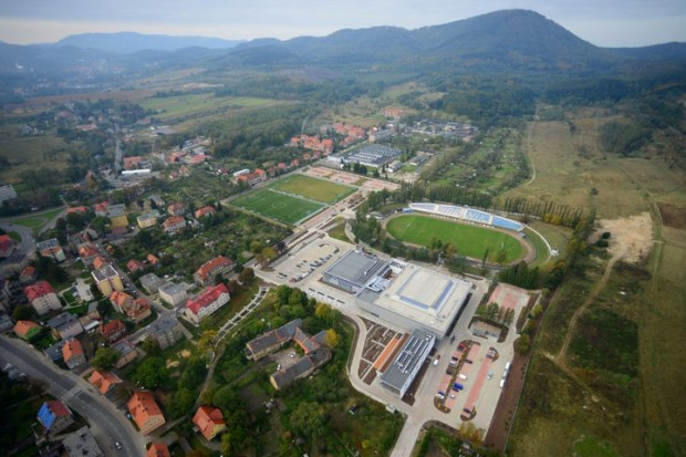 Obiekt miałby powstać w miejscu dotychczasowego stadionu i kosztować 35 mln zł (fot. https://www.facebook.com/roman.szelemej)