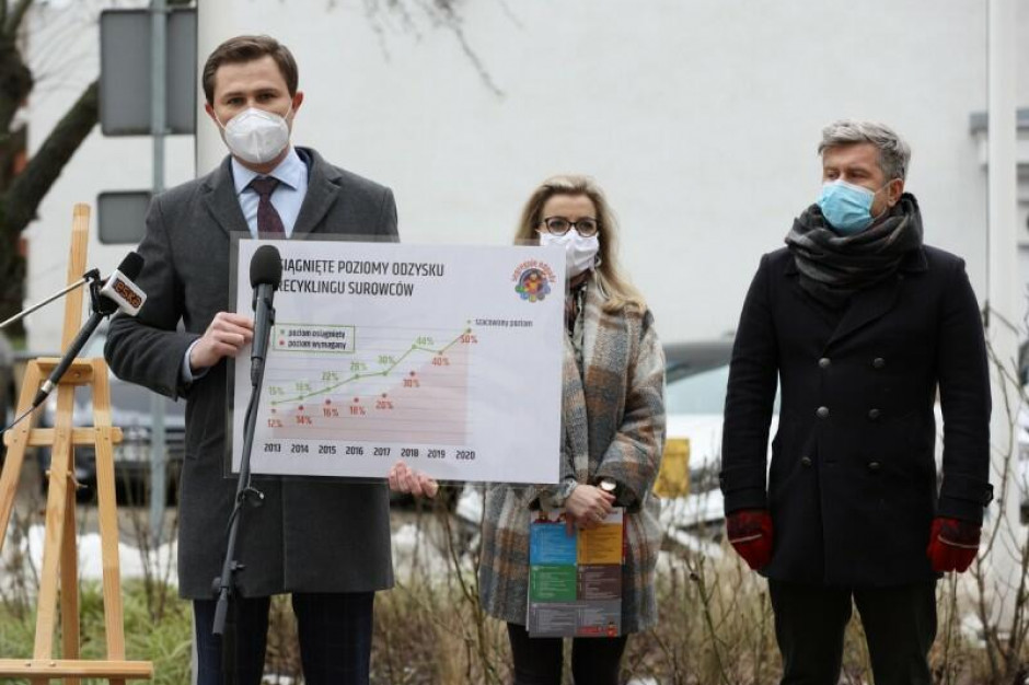 Piotr Grzelak zapowiada, że Gdańsk uzyska w 2021 roku wymagane poziomy recyklingu (fot. Grzegorz Mehring/gdansk.pl) Piotr Grzelak zapowiada, że Gdańsk uzyska w 2021 roku wymagane poziomy recyklingu (fot. Grzegorz Mehring/gdansk.pl)