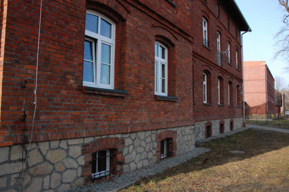Przyfabryczne osiedle w Tychach-Czułowie sprzed 120 lat wyremontowane za 11 mln zł (fot. umtychy.pl) Przyfabryczne osiedle w Tychach-Czułowie sprzed 120 lat wyremontowane za 11 mln zł (fot. umtychy.pl)