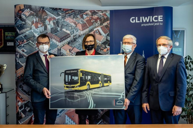 Podpisanie umowy na dostawę nowych autobusów (Fot. UM Gliwice)