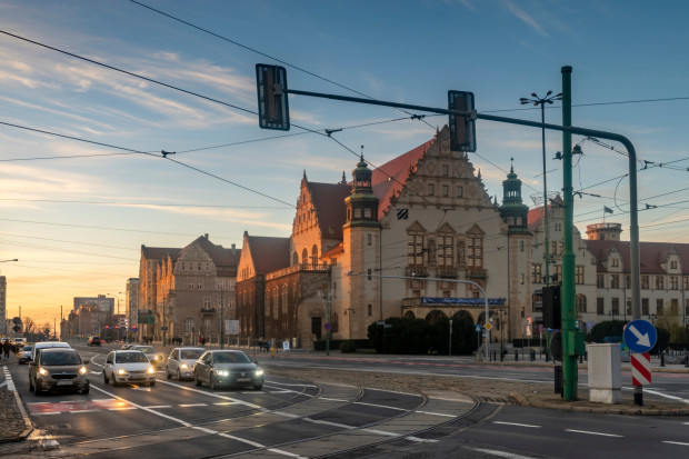 Rada Miasta Poznania przyjęła w czwartek budżet na 2023 rok (Fot. Shutterstock.com)