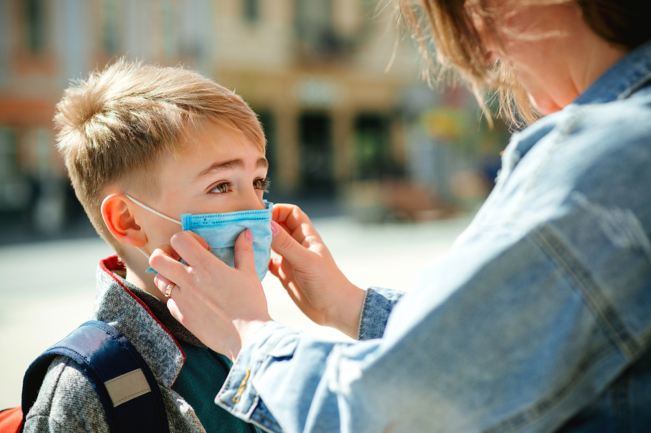 Liczba zakażeń stopniowo rośnie we Francji od końca maja (fot. shutterstock) Liczba zakażeń stopniowo rośnie we Francji od końca maja (fot. shutterstock)