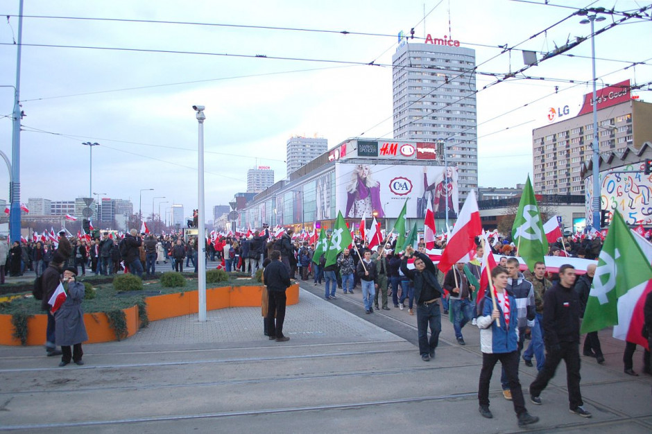 Stowarzyszenie Marsz Niepodległości znane jest głównie z manifestacji organizowanej co roku, 11 listopada (fot. wistula CC BY - SA 3.0) Stowarzyszenie Marsz Niepodległości znane jest głównie z manifestacji organizowanej co roku, 11 listopada (fot. wistula CC BY - SA 3.0)