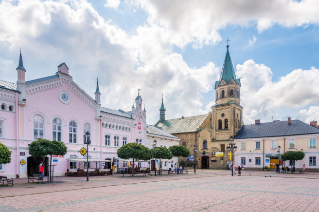 Rządowe wsparcie budowy nowej przeprawy mostowej w Sanoku przekroczy 70 mln zł (Fot. Shutterstock.com)
