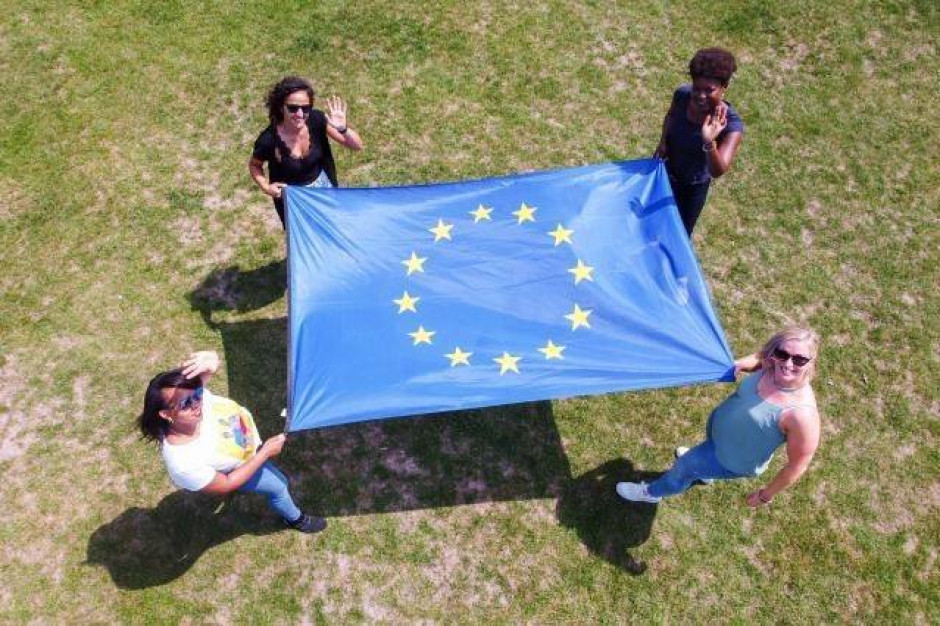 Najważniejszym celem Erasmusa+ pozostaje mobilność edukacyjna (fot. facebook.com/Erasmus+) Rekordowy Erasmus+ z nowymi celami. Już można składać wnioski