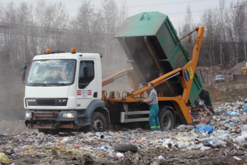 Bez odpowiedzialności producentów, bez konsekwencji i odwagi podejmowania trudnych decyzji, bez stabilnych regulacji – nie będzie "rewolucji odpadowej". Bez odpowiedzialności producentów, bez konsekwencji i odwagi podejmowania trudnych decyzji, bez stabilnych regulacji – nie będzie "rewolucji odpadowej".