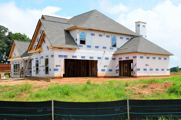 Dom Bez Formalności ma być prostym rozwiązaniem umożliwiające szybszą i łatwiejszą budowę domów mieszkalnych jednorodzinnych (fot. pixabay)
