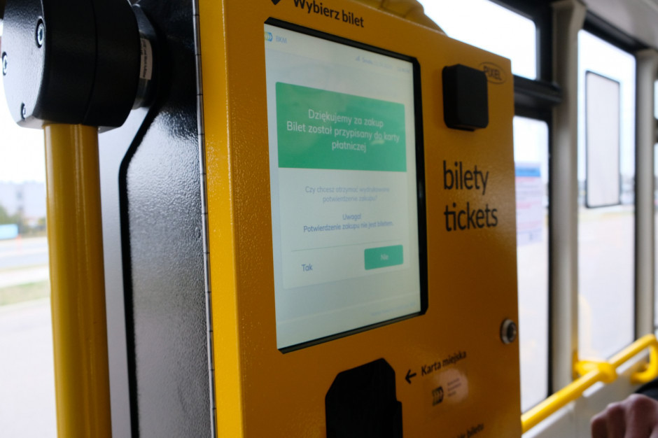 Biletomaty działają w miejskich autobusach od 1 kwietnia 2020 roku (fot. bialystok.pl) Biletomaty działają w miejskich autobusach od 1 kwietnia 2020 roku (fot. bialystok.pl)