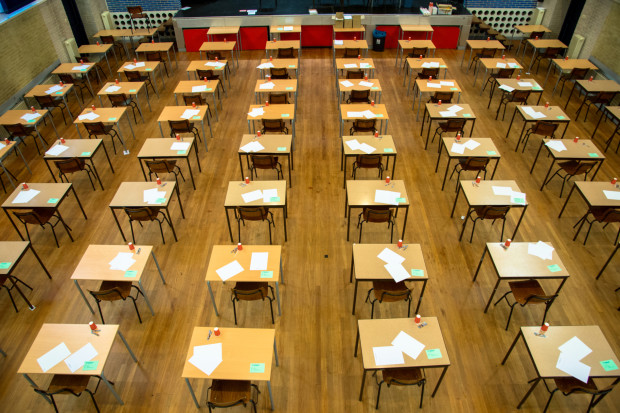 Egzaminy maturalne i egzaminy ósmoklasistów odbędą się w terminie (fot. shutterstock)