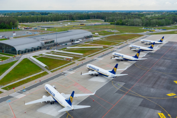 PAŻP przypomniała, że dwie strefy opłat terminalowych w Polsce obowiązują od 2017 roku. (Fot. Lotnisko Warszawa-Modlin Facebook)