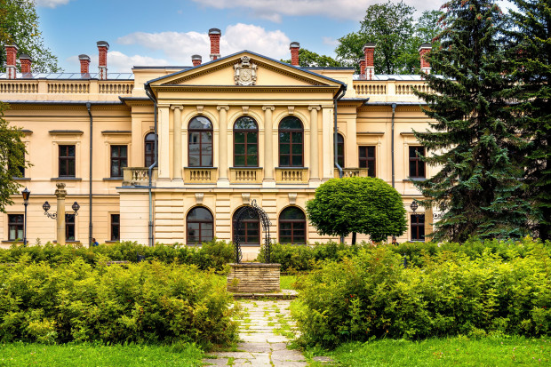 Pałac w Żywcu pochodzi z XIX wieku (fot. ArtMediaFactory / Shutterstock.com)
