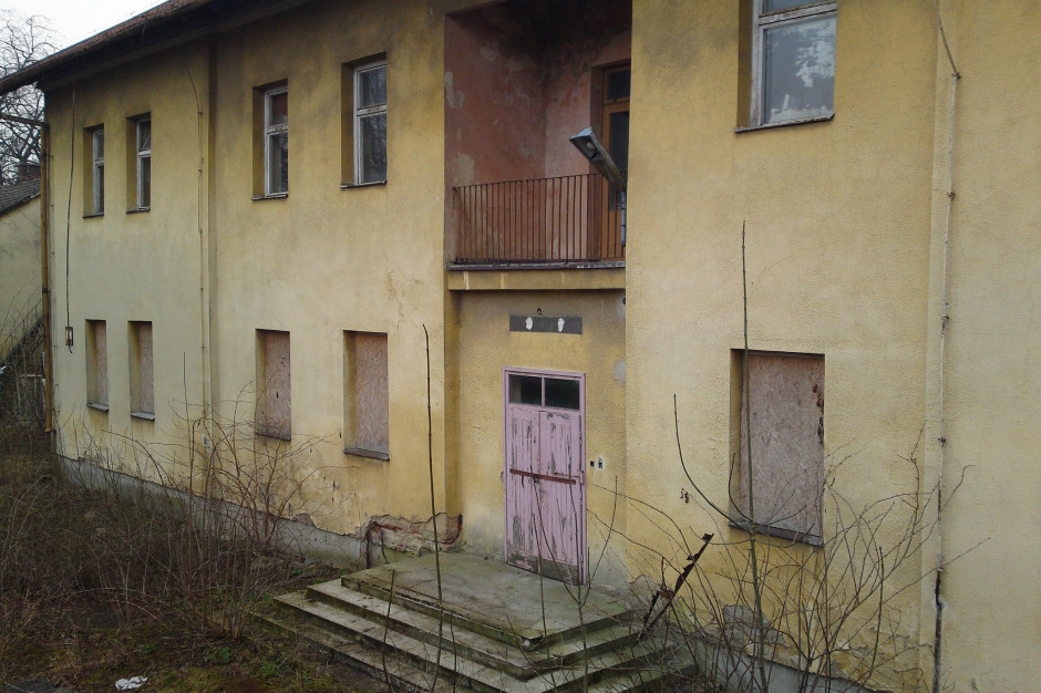 Gminy już nie muszą zapewniać lokali zamiennych lokatorom mieszkającym w budynkach wymagających  rozbiórki lub remontU (fot. wikipedia/Tarnowskie Rudery, CC BY-SA 3.0 )