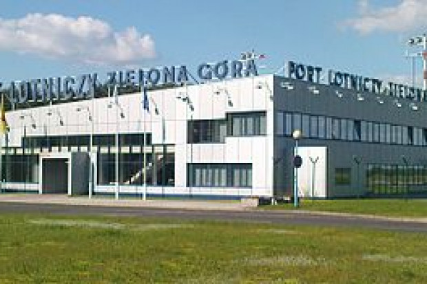 Port Lotniczy Zielona Góra-Babimost pozostaje zamknięty (fot. wikipedia.org/Paweł Borkowski CC BY 3.0)