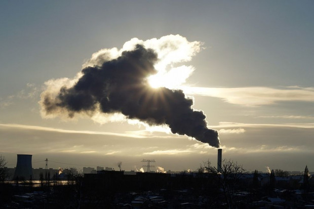 Pozywający domagają się m.in. zredukowanie emisji gazów cieplarnianych o co najmniej 60 proc. do 2030 roku. (fot. pixabay.com)