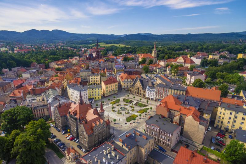 W Wałbrzychu proces transformacji i kurczenia się miasta przebiegał bardzo gwałtownie (fot. UM Wałbrzych) W Wałbrzychu proces transformacji i kurczenia się miasta przebiegał bardzo gwałtownie (fot. UM Wałbrzych)