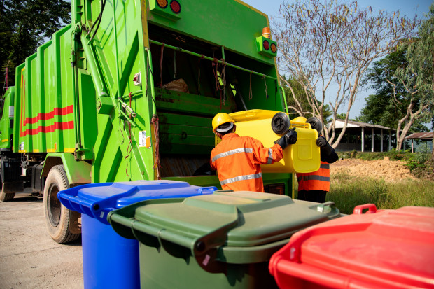 Zagospodarowanie odpadów to wyzwanie dla samorządów, a inwestycje w tym obszarze należą do szczególnie "wrażliwych" (fot. Shutterstock)