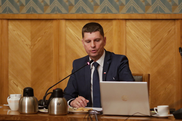 Obrady grupy roboczej ds. wynagrodzeń prowadził wiceminister Dariusz Piontkowski (fot. MEiN)