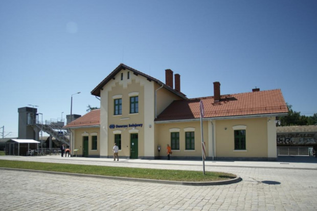 Odnowiony dworzec PKP w w Radymnie (fot. gov.pl)