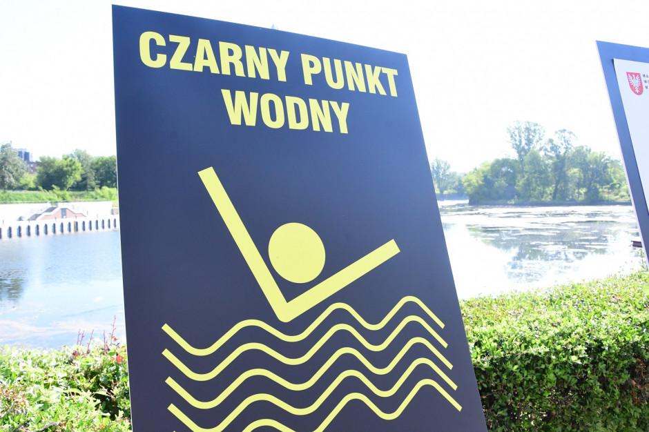 Tablice ostrzegawcze zostaną ustawione w miejscach kąpieli na rzekach: Wkra, Bug i Wisła (fot. facebook.com/rzecznik.prasowy.UMWM)