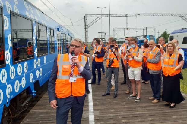 Prezentacja pociągu wodorowego Alstomu na torze w Żmigrodzie (fot. PTWP)