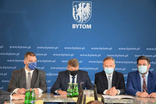 Oświetlenie montowane w Bytomiu może działać w technologii smart (fot. media.tauron.pl)