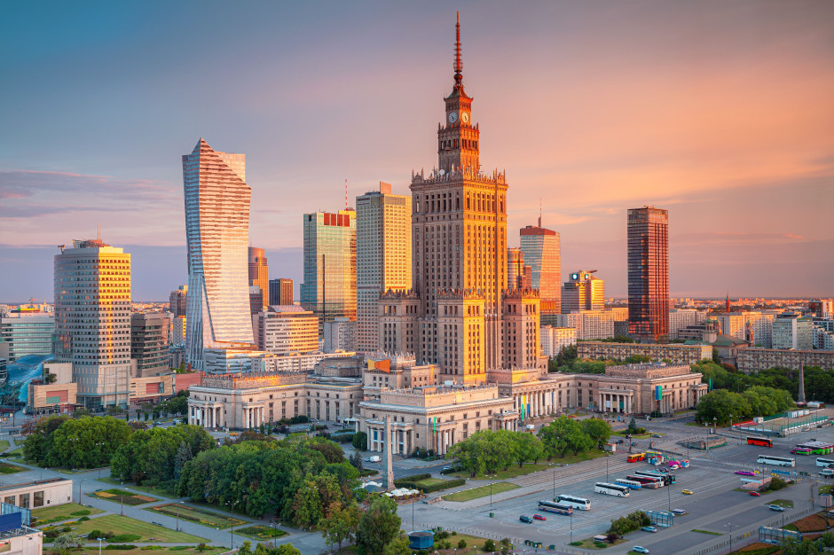 Wskaźnik zatrudnienia osób niepełnosprawnych w stołecznym ratuszu kształtował się w latach 2019-2022 na poziomie ok. 2,8 proc. (Fot. Shutterstock) Wskaźnik zatrudnienia osób niepełnosprawnych w stołecznym ratuszu kształtował się w latach 2019-2022 na poziomie ok. 2,8 proc. (Fot. Shutterstock)