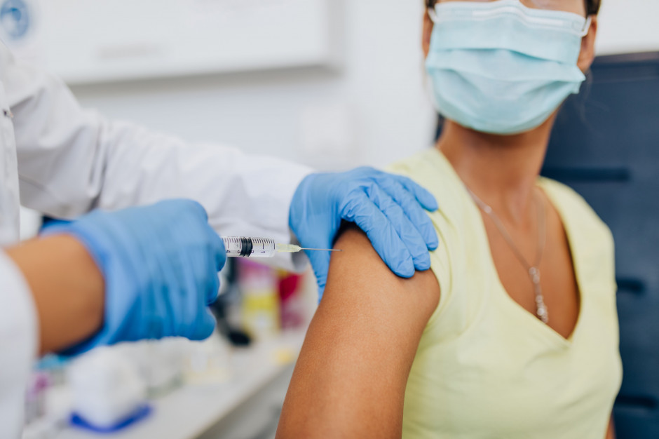 Od lat istnieje możliwość szczepienia przeciwko wirusowi brodawczaka ludzkiego - HPV fot. Shutterstock